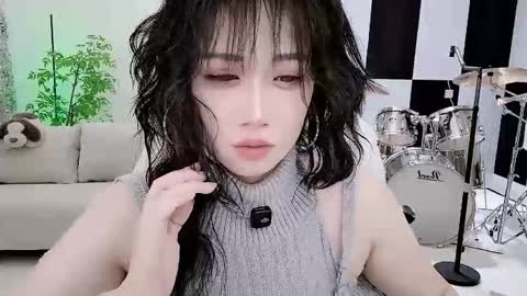 zhen online show from October 17, 2025, 1:03 pm