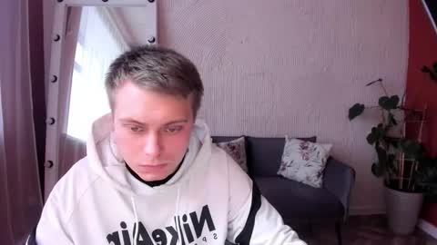 zherealkrugi online show from November 26, 2025, 9:10 am