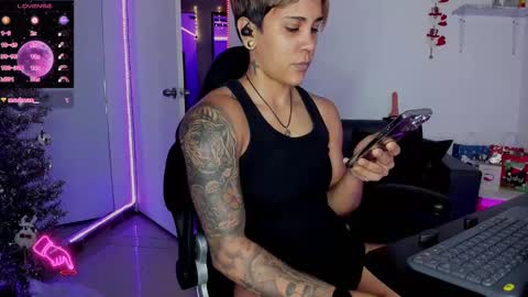 zhoestrong online show from December 27, 2024, 8:13 am