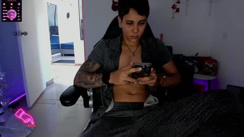 zhoestrong online show from January 6, 2025, 3:40 pm