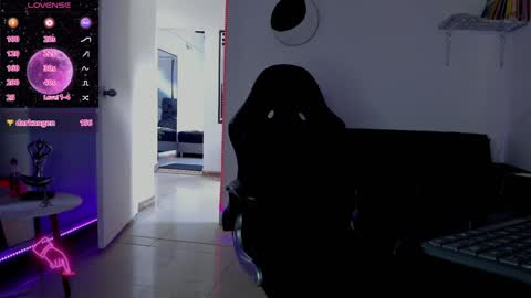 zhoestrong online show from January 15, 2025, 8:48 pm