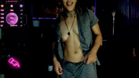 zhoestrong online show from February 26, 2025, 5:53 am