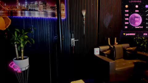 zhoestrong online show from March 4, 2025, 3:11 am