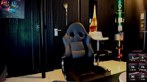 zhoestrong online show from September 25, 2025, 8:23 pm