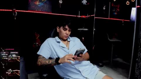 zhoestrong online show from December 13, 2025, 7:53 pm