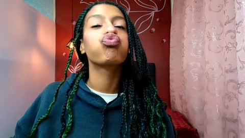 Zia Green online show from December 27, 2024, 12:34 pm