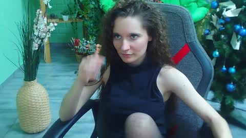 Snapshot of zianichols chatting on January 17, 2025, 10:12 pm zianichols online show from January 17, 2025, 10:12 pm