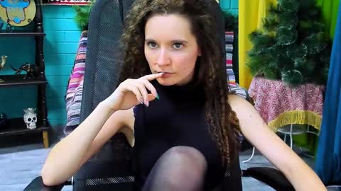 Snapshot of zianichols chatting on January 20, 2025, 6:43 pm zianichols online show from January 20, 2025, 6:43 pm