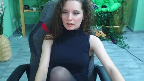 Snapshot of zianichols chatting on January 25, 2025, 12:59 am zianichols online show from January 25, 2025, 12:59 am