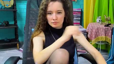 Snapshot of zianichols chatting on February 21, 2025, 4:48 pm zianichols online show from February 21, 2025, 4:48 pm
