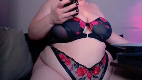 zinacorleone online show from December 17, 2025, 7:31 pm