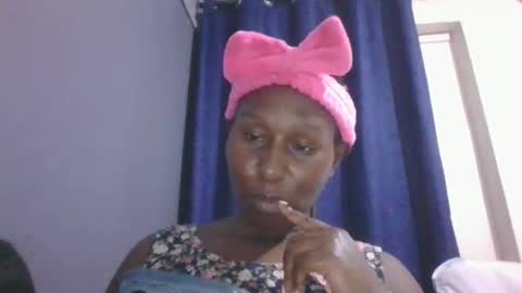 Snapshot of zindzi chatting on October 13, 2025, 7:36 pm Miss Zindzi online show from October 13, 2025, 7:36 pm