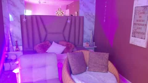 zinna_canela online show from May 16, 2026, 10:36 am