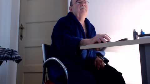 Snapshot of ziustefaninu chatting on October 7, 2025, 8:11 am stefano online show from October 7, 2025, 8:11 am