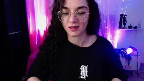 zoe_0111 online show from January 20, 2025, 5:27 pm