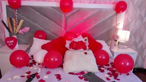 zoe_banks_ online show from February 14, 2025, 3:43 am