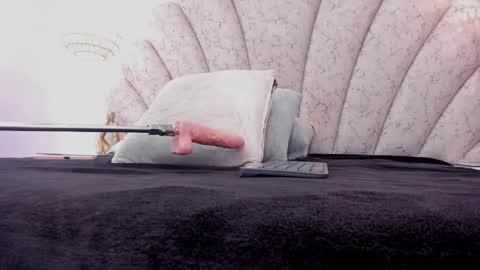 zoe_blosson online show from May 7, 2026, 11:21 pm