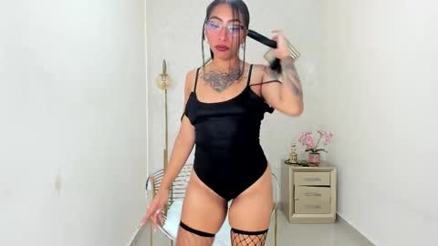 Snapshot of zoe_borgues chatting on February 1, 2026, 8:51 pm ZOE online show from February 1, 2026, 8:51 pm