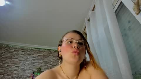 Snapshot of zoe_brk chatting on June 5, 2026, 8:09 am zoe brk online show from June 5, 2026, 8:09 am