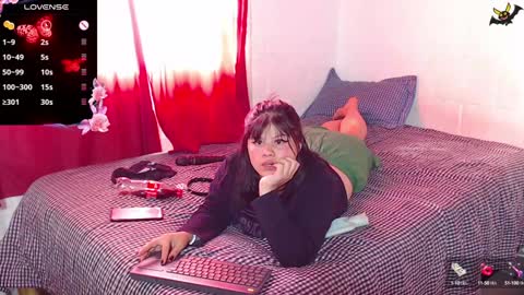 Snapshot of zoe_bronw chatting on December 11, 2024, 9:01 pm Zoe Bronw online show from December 11, 2024, 9:01 pm