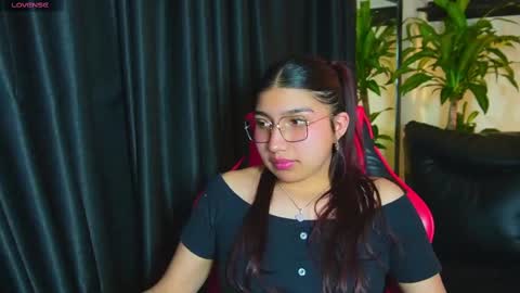 zoe  online show from September 26, 2025, 4:27 am
