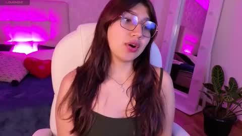 zoe  online show from October 17, 2025, 3:10 am