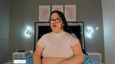 zoe_curvyy online show from June 17, 2026, 12:18 pm