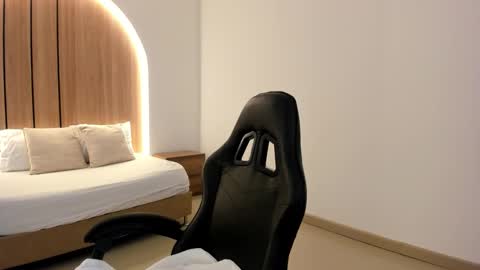 Zoe  online show from January 6, 2026, 11:58 am