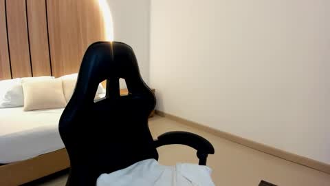 Zoe  online show from March 6, 2026, 12:12 pm