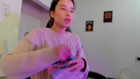 zoe_dear online show from April 15, 2026, 7:58 pm