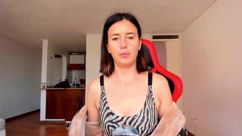 ZOE online show from March 9, 2025, 8:52 pm