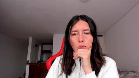 ZOE online show from November 19, 2025, 9:15 pm