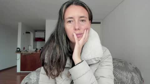 Snapshot of zoe_jeane_beker chatting on April 28, 2026, 9:53 pm ZOE online show from April 28, 2026, 9:53 pm