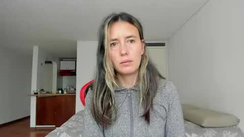 Snapshot of zoe_jeane_beker chatting on May 10, 2026, 7:52 pm ZOE online show from May 10, 2026, 7:52 pm