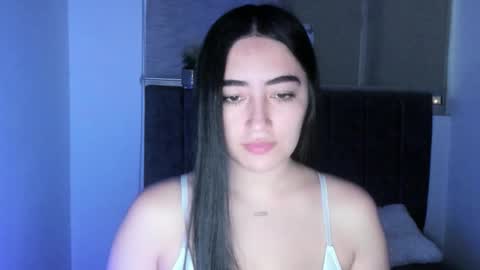 zoe_jones7 online show from October 20, 2025, 2:01 am