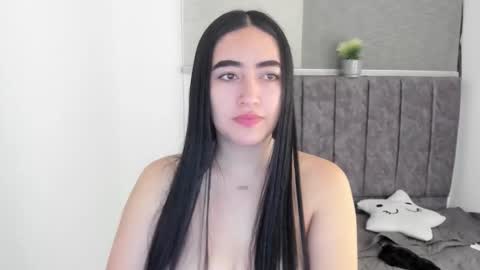 zoe_jones7 online show from November 24, 2025, 4:12 am