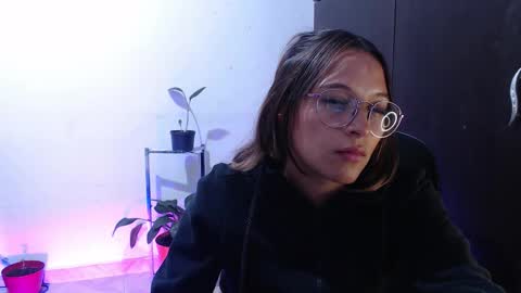 ZOE online show from November 28, 2025, 2:58 am