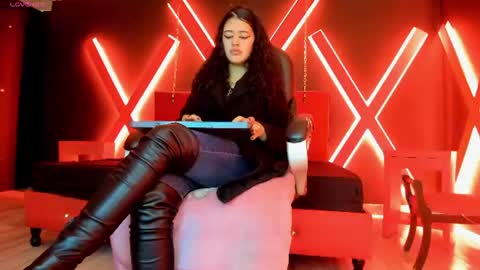 zoe  online show from August 3, 2026, 3:38 am