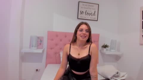 Zoe online show from September 22, 2025, 11:45 am