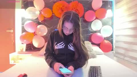 Zoe online show from February 18, 2026, 12:01 pm