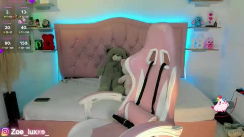 Zoe online show from March 10, 2026, 9:53 pm