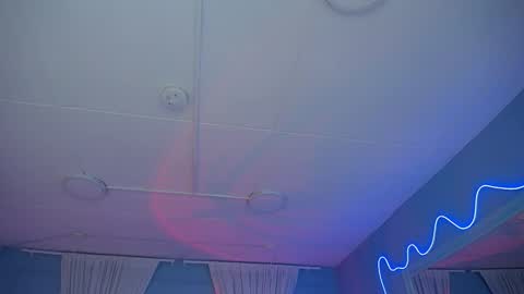 Zoe Lynch online show from December 16, 2025, 4:17 am