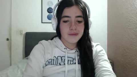 Snapshot of zoe_mill33r chatting on January 9, 2025, 3:47 am Zoe online show from January 9, 2025, 3:47 am