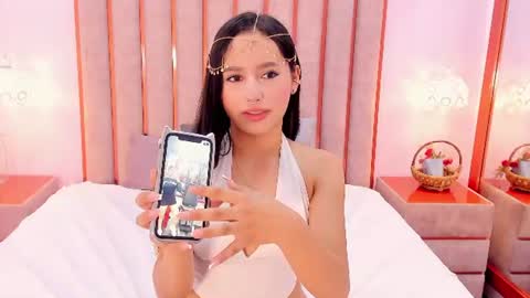 Zoe Monrow online show from June 10, 2026, 12:26 pm