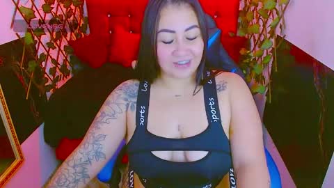 zoe_naughty22 online show from June 1, 2026, 12:01 am