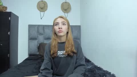 She Zoe He Painn online show from September 21, 2025, 10:44 pm