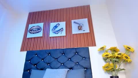 Snapshot of zoe_pss chatting on November 11, 2025, 9:37 pm Zoe online show from November 11, 2025, 9:37 pm