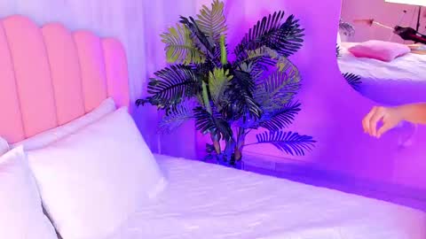 Zoe online show from February 19, 2025, 6:10 pm