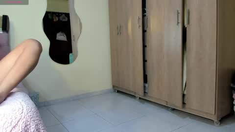 Zoe online show from April 13, 2026, 11:43 pm