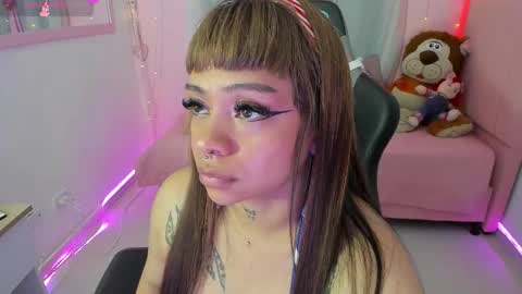 zoe_sullivan_ online show from September 24, 2025, 10:18 am